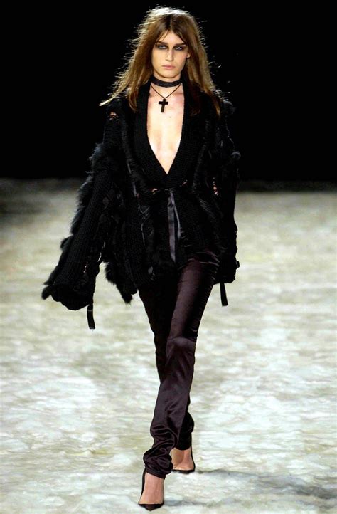 gucci fw 2002|2002 Gucci runway.